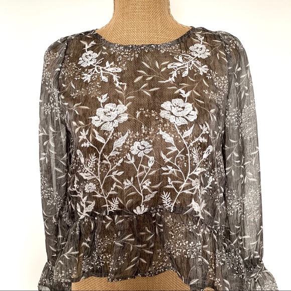 Pretty Embroidered Blouse NWOT - Picture 5 of 7